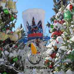 Christmas Trees: Snowman LED Light Decoration